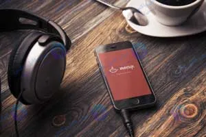 مجموعه موکاپ لایه باز آیفون برای نمایش تصاویر و رابط کاربری
